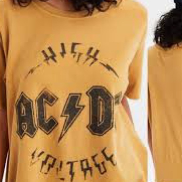 AC/DC Tops - AC/DC vintage tee size medium excellent condition